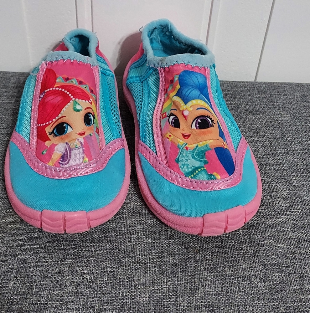 Size 7/8 Shimmer & Shine
